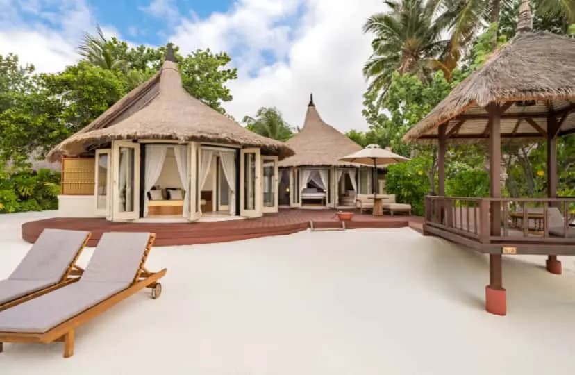 Grand Beachfront Pool Villa - Banyan Tree