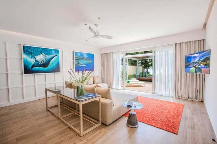 Superior Beach Villas with Pool - Emerald Maldives